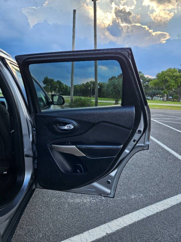 2017 Jeep Cherokee Sport Altitude