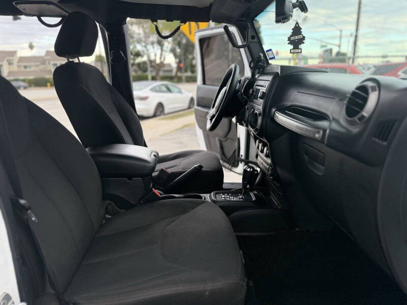 2015 Jeep Wrangler Unlimited Sport