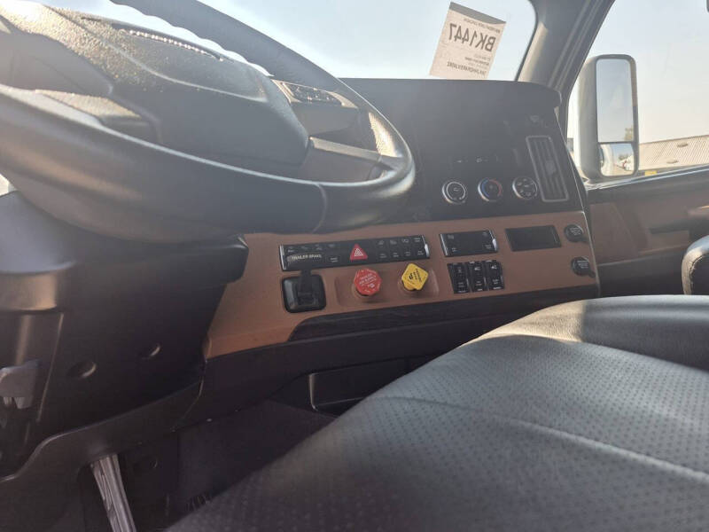 2024 Freightliner Cascadia