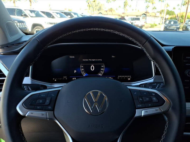 2025 Volkswagen Taos SE