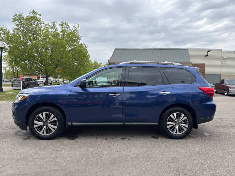 2019 Nissan Pathfinder S
