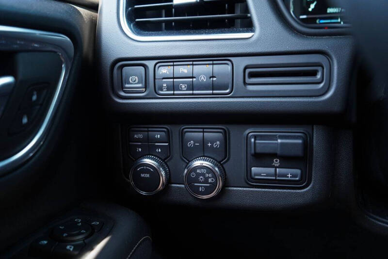 2024 GMC Yukon XL SLT
