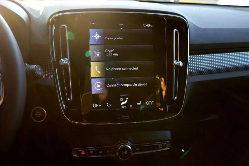 2022 Volvo XC40 T4 R-Design