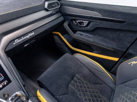 2023 Lamborghini Urus Performante