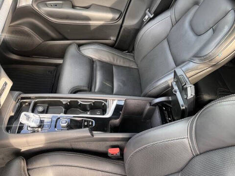 2024 Volvo XC90 B6 Ultimate Bright Theme 7P