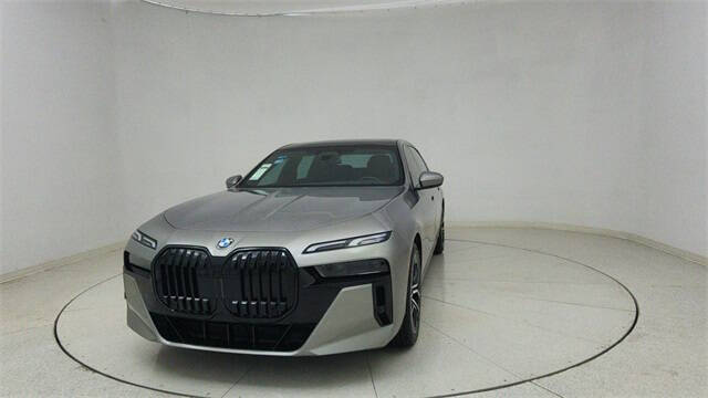 2023 BMW 7 Series 740i