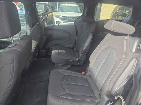 2022 Chrysler Pacifica Touring