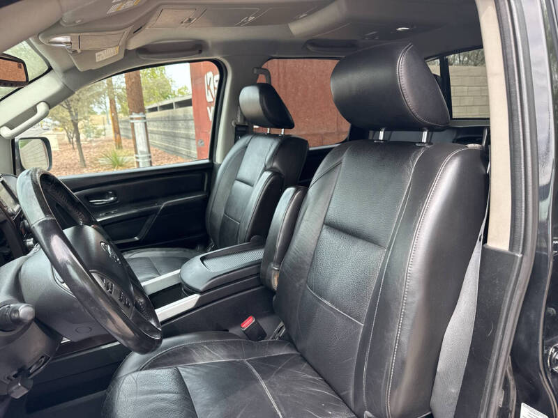 2015 Nissan Titan SV