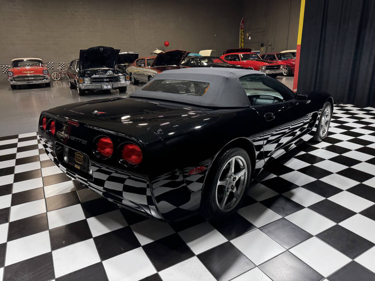 2004 Chevrolet Corvette 14