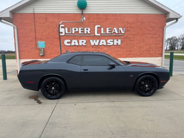 2017 Dodge Challenger for sale at Illinois Auto Wholesalers in Tolono, IL