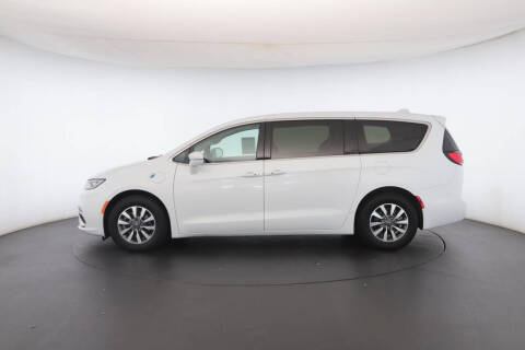 2022 Chrysler Pacifica Hybrid Touring L