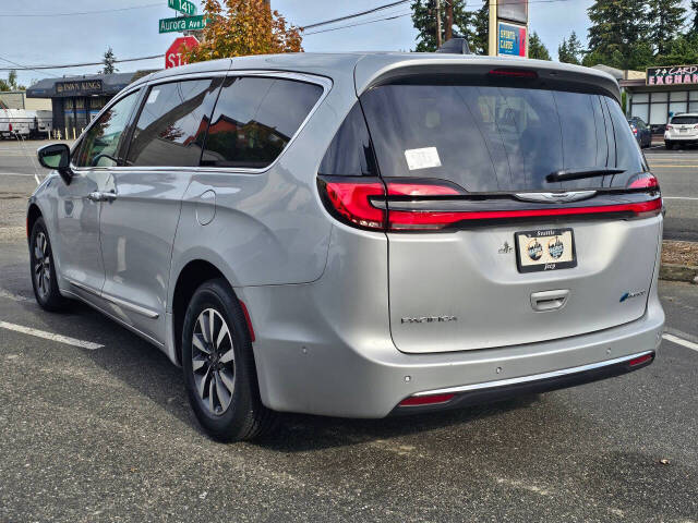 2023 Chrysler Pacifica Plug-In Hybrid for sale at Autos by Talon in Seattle, WA