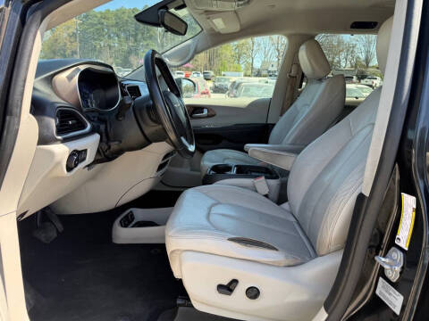 2017 Chrysler Pacifica Touring-L