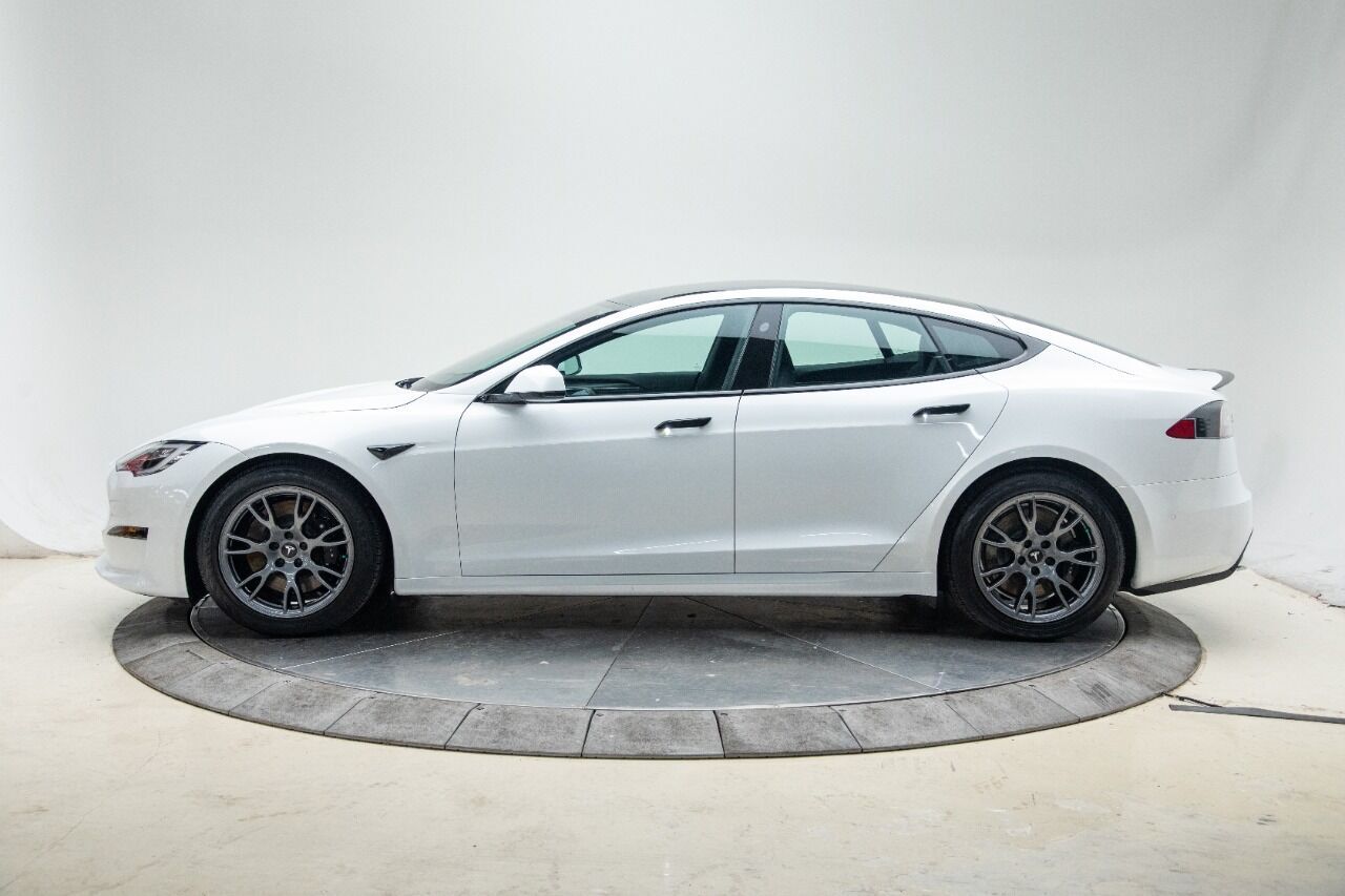 2021 Tesla Model S 9