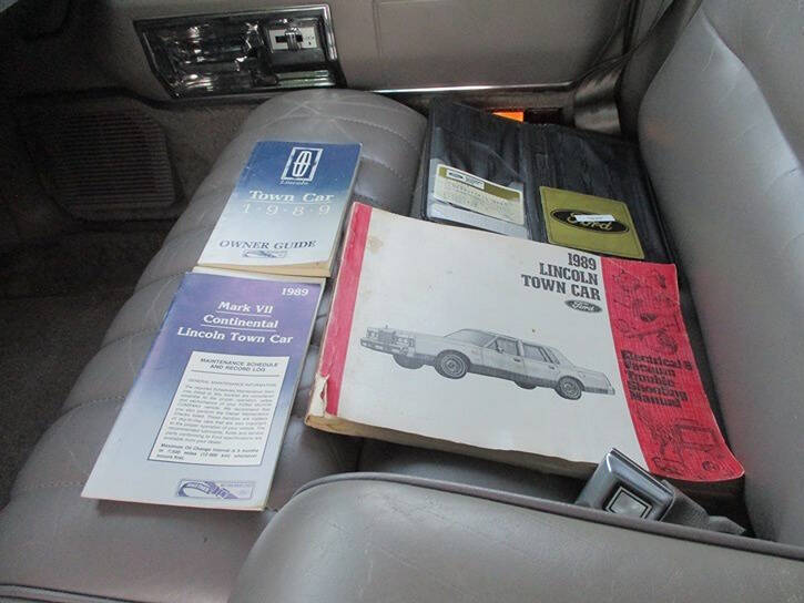 1989 Lincoln Town Car
