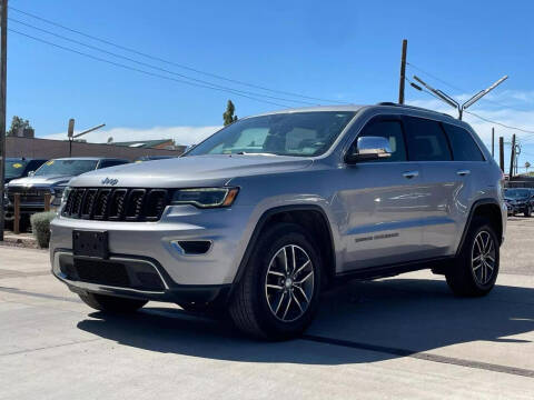 2017 Jeep Grand Cherokee for sale at EL AUTO DEALER LLC in Mesa AZ