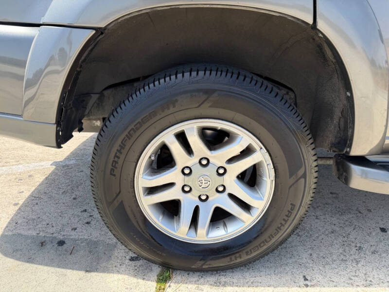 2006 Toyota Sequoia SR5