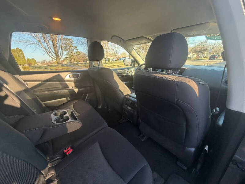 2020 Nissan Pathfinder S