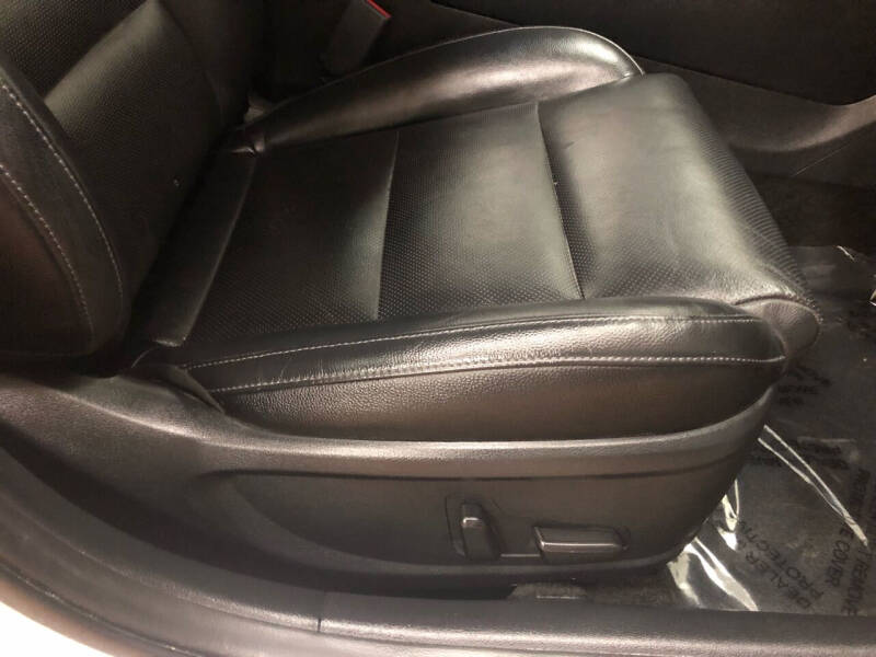 2017 Kia Cadenza Premium