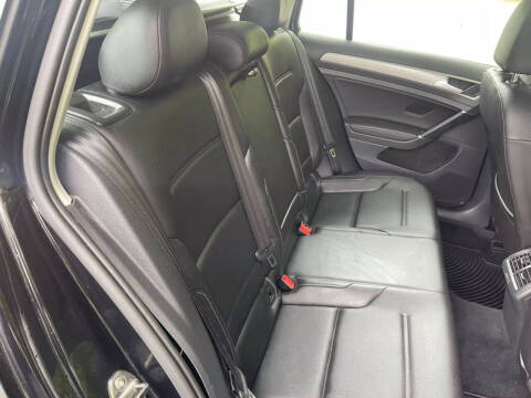 2017 Volkswagen Golf SportWagen