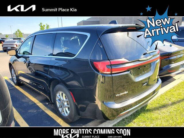 2023 Chrysler Pacifica Touring L