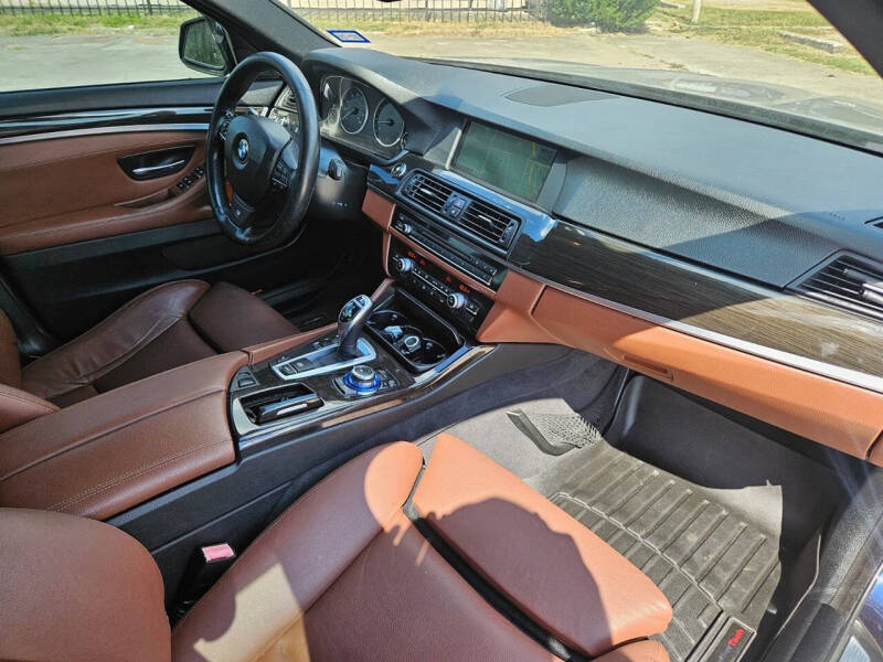 2012 BMW 5 Series 550i