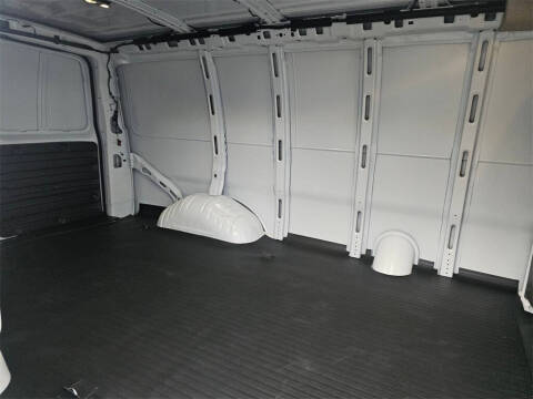 2025 Chevrolet Express 3500