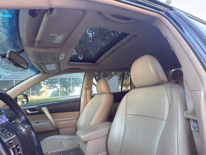 2013 Toyota Highlander SE