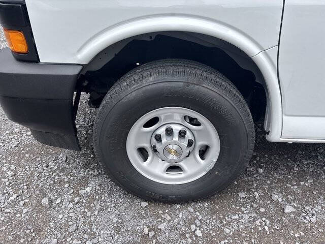 2025 Chevrolet Express 2500