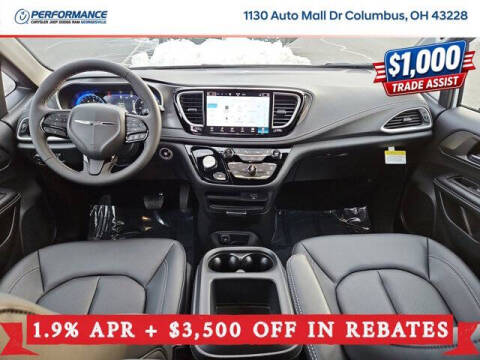 2026 Chrysler Pacifica Select