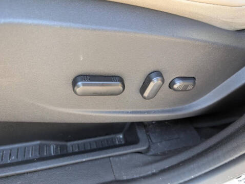 2017 Ford C-MAX Energi Titanium