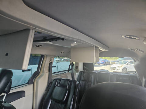 2016 Chrysler Town and Country Touring