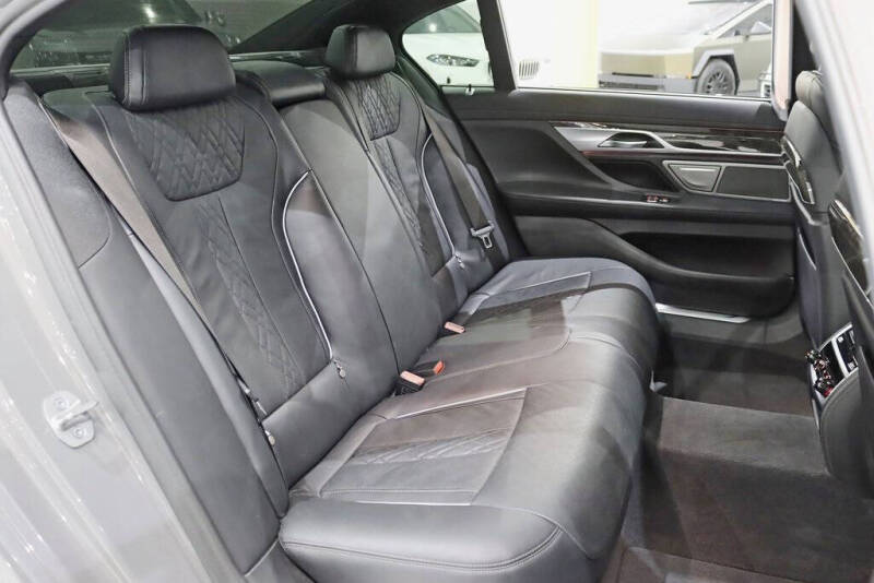 2022 BMW 7 Series 750i xDrive