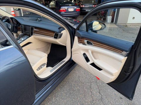 2012 Porsche Panamera 4S