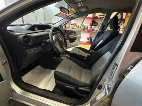 2014 Toyota Prius c Two