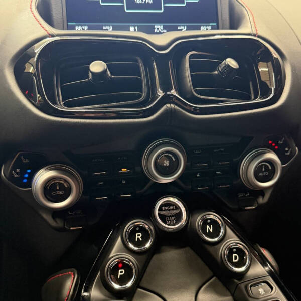 2021 Aston Martin Vantage