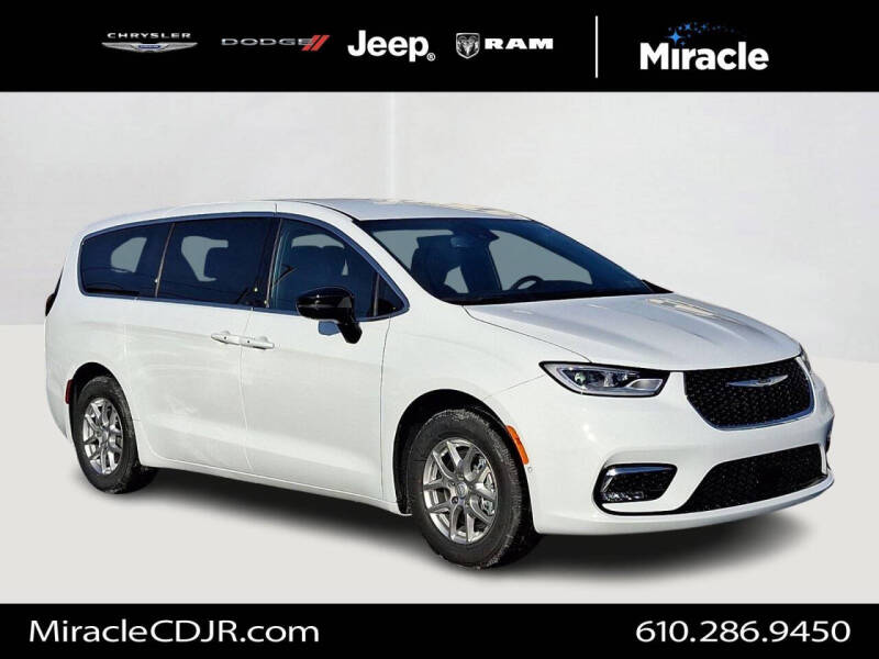 2026 Chrysler Pacifica Select