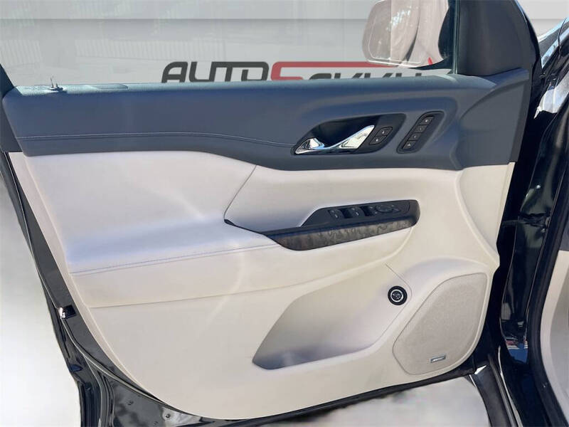 2020 GMC Acadia Denali