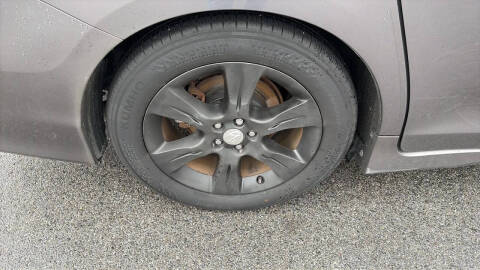 2012 Toyota Sienna SE 8-Passenger