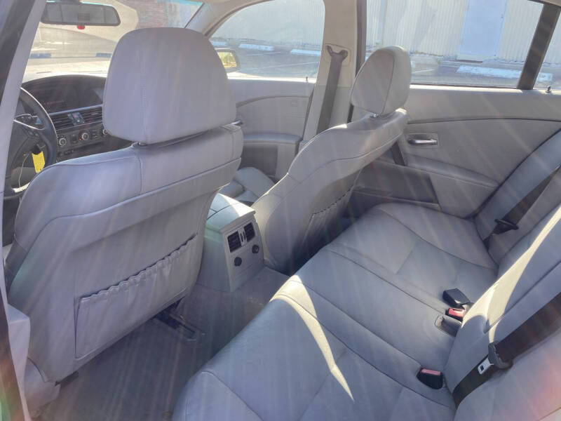 2004 BMW 5 Series 525i