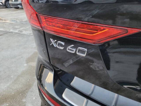 2025 Volvo XC60 B5 Ultra Dark Theme