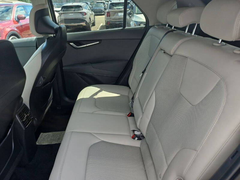 2025 Kia Niro EX Touring