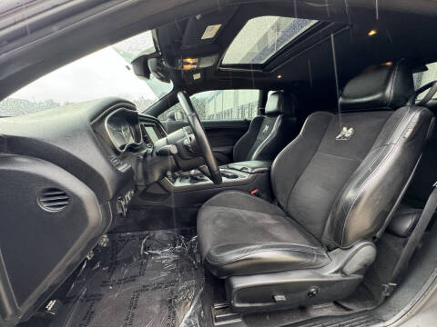 2016 Dodge Challenger 392 HEMI Scat Pack Shaker