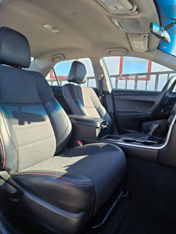 2016 Toyota Camry SE