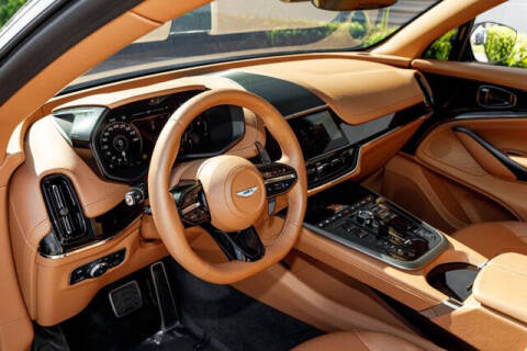 2025 Aston Martin DBX 707