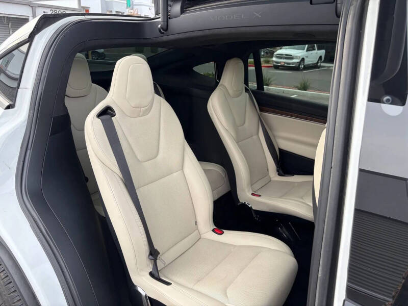 2023 Tesla Model X Standard Range