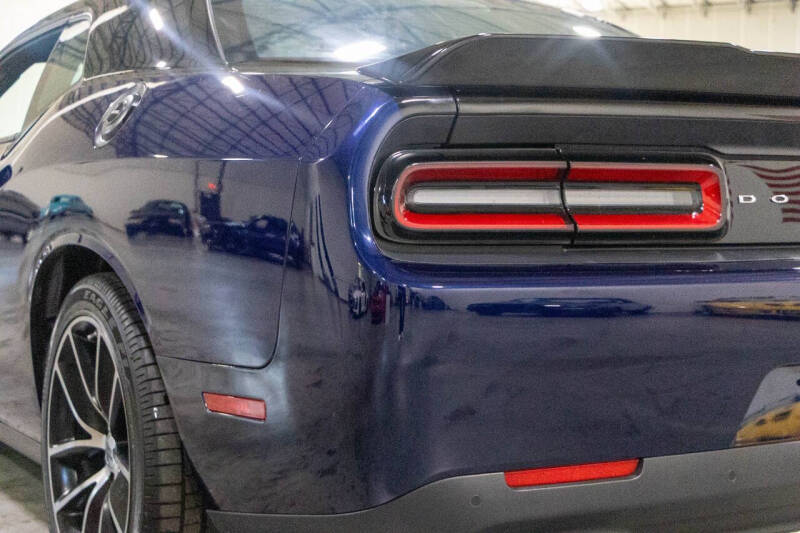 2017 Dodge Challenger 392 HEMI Scat Pack Shaker