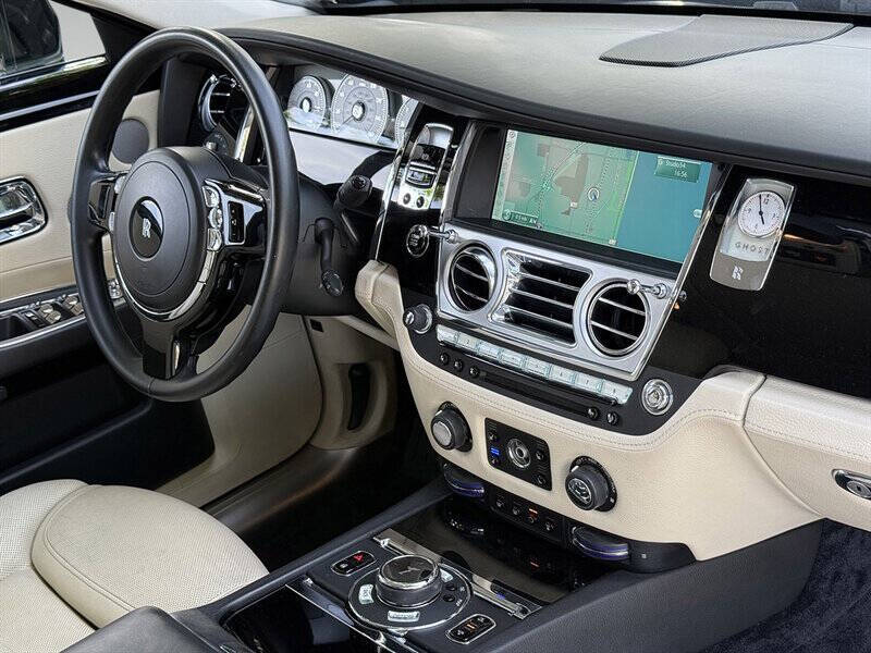 2016 Rolls-Royce Ghost 23