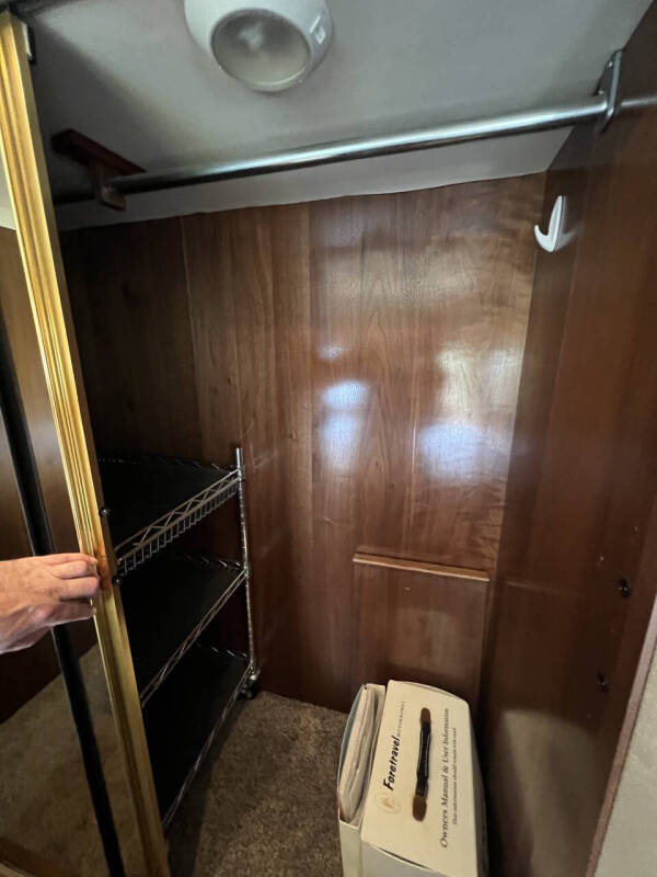 2002 Foretravel GV320 4010