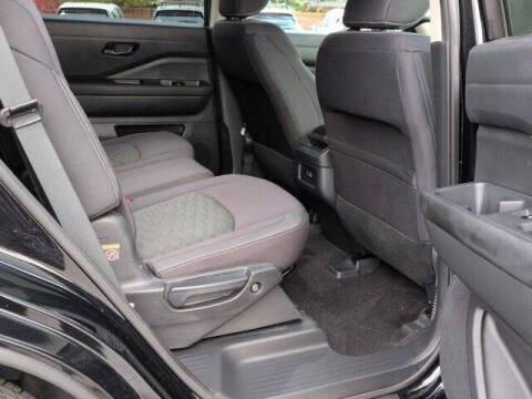 2024 Nissan Pathfinder S